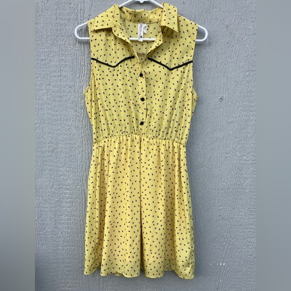 Gently worn, semi-sheer SUMMER dress. Buttons, seams & waist elastic in tact. - Picture 1 of 6